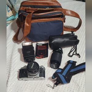 NIKON & VIVITAR EUC CAMERA FG NIKON LIGHT VIVITAR 52mm Zoom COMBO